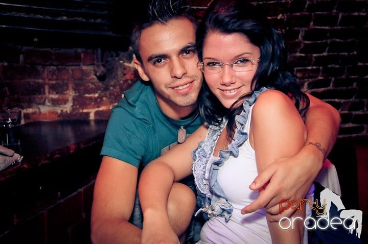 Joi petrece toată lumea în Esacpe!, 