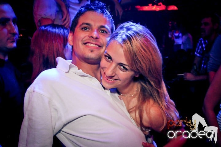 Joi petrece toată lumea în Esacpe!, 