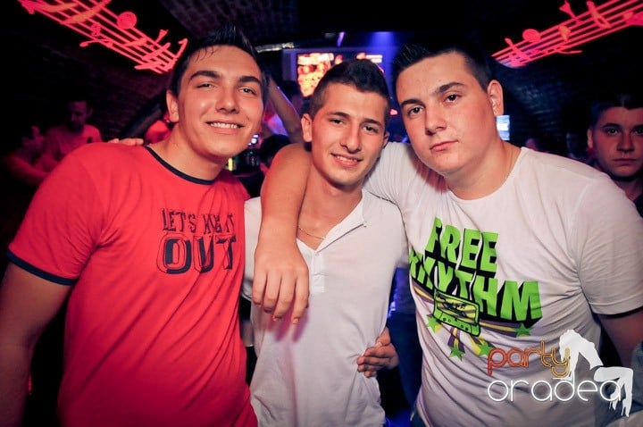 Joi petrece toată lumea în Esacpe!, 