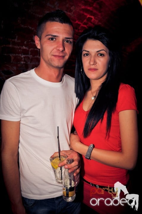 Joi seara e distracţie în Escape, 