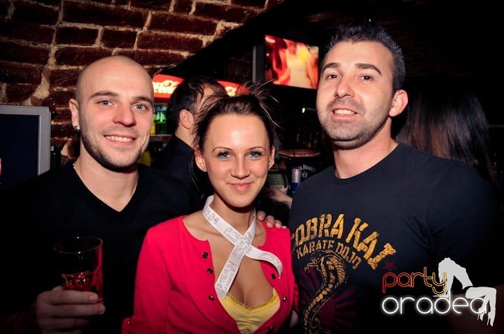 Joi seara e distracţie în Escape, 