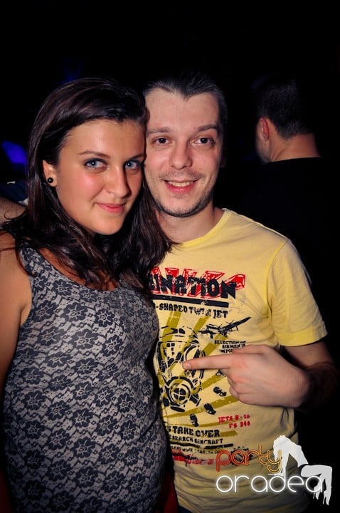 Joi seara e distracţie în Escape, 