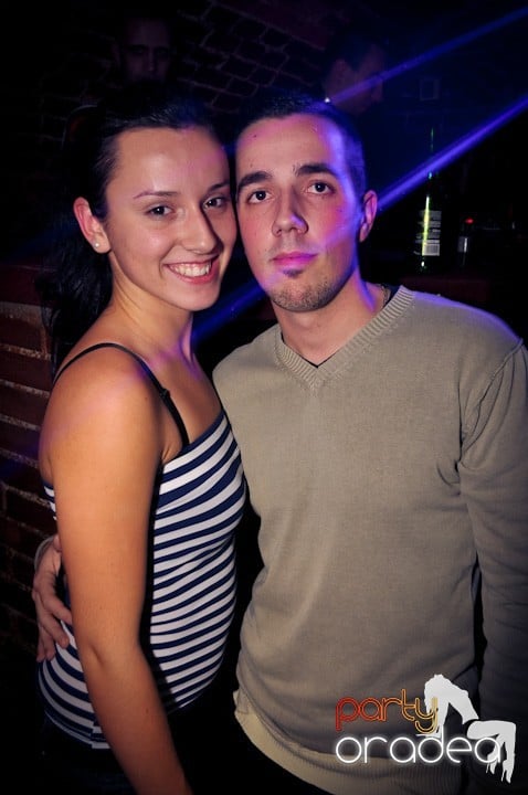 Joi seara e distracţie în Escape, 