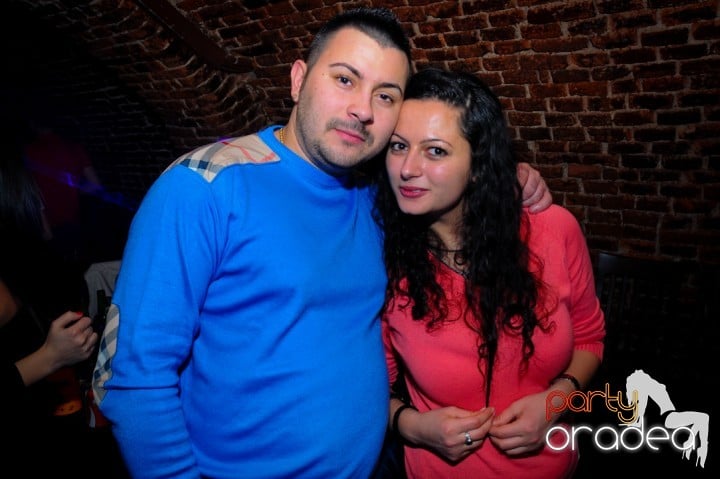Joi seara e distracţie în Escape,