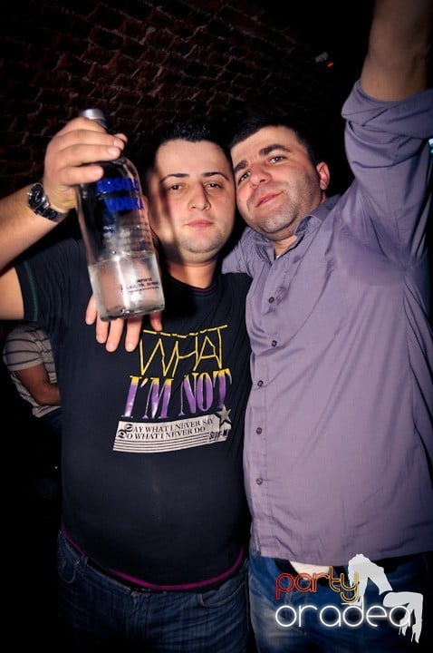 Joi seara e distracţie în Escape, 