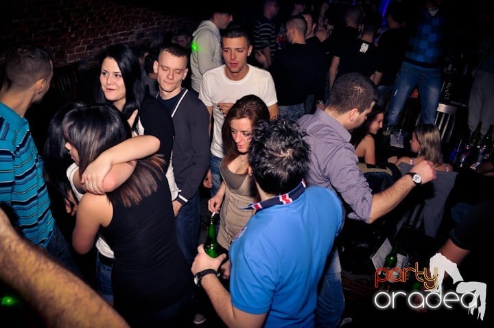 Joi seara e distracţie în Escape, 