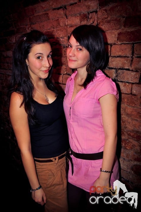 Joi seara e distracţie în Escape, 