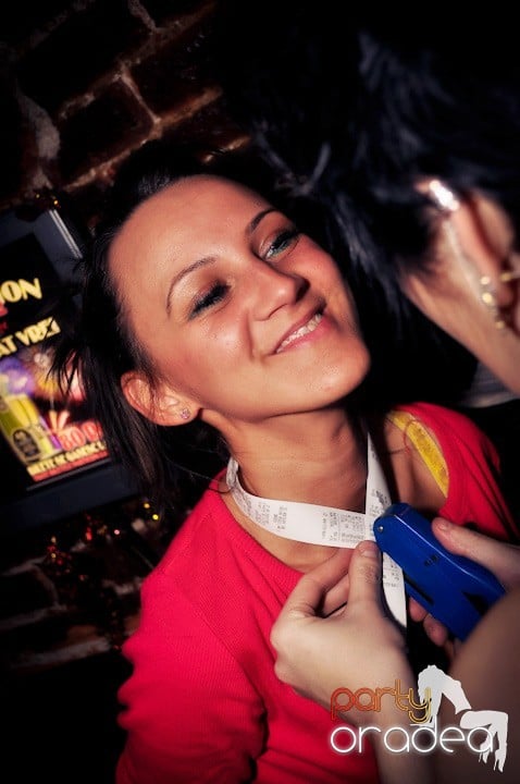 Joi seara e distracţie în Escape, 