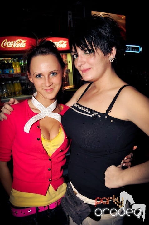 Joi seara e distracţie în Escape, 