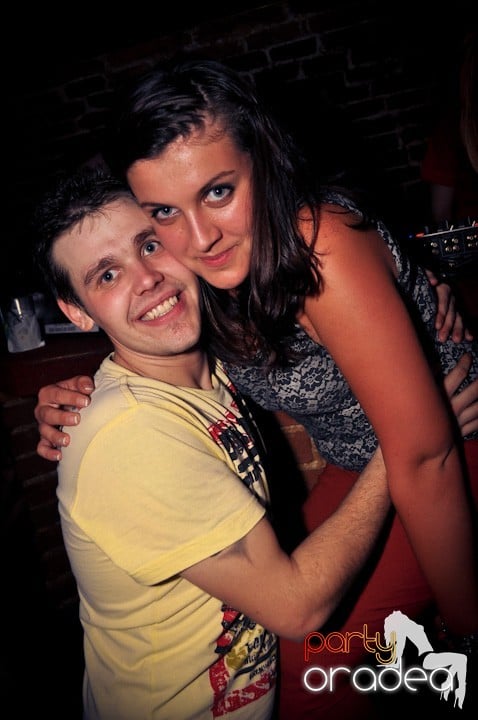 Joi seara e distracţie în Escape, 