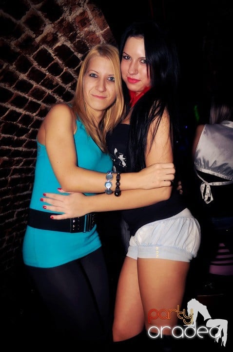 Joi seara e distracţie în Escape, 