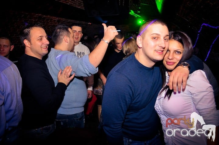 Joi seara e distracţie în Escape, 