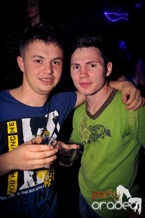 Joi seara e distracţie în Escape, 