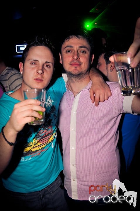 Joi seara e distracţie în Escape, 