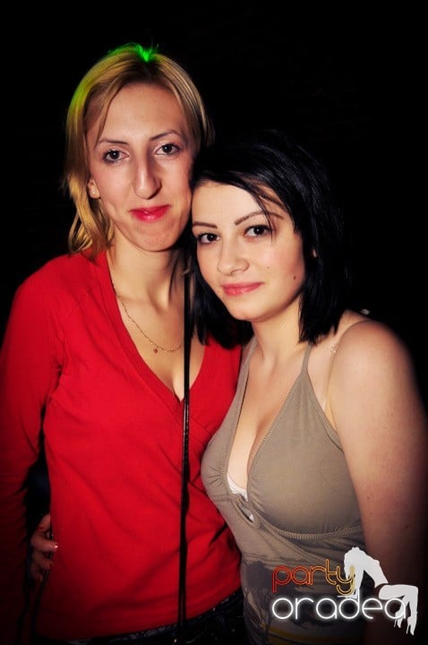 Joi seara e distracţie în Escape, 