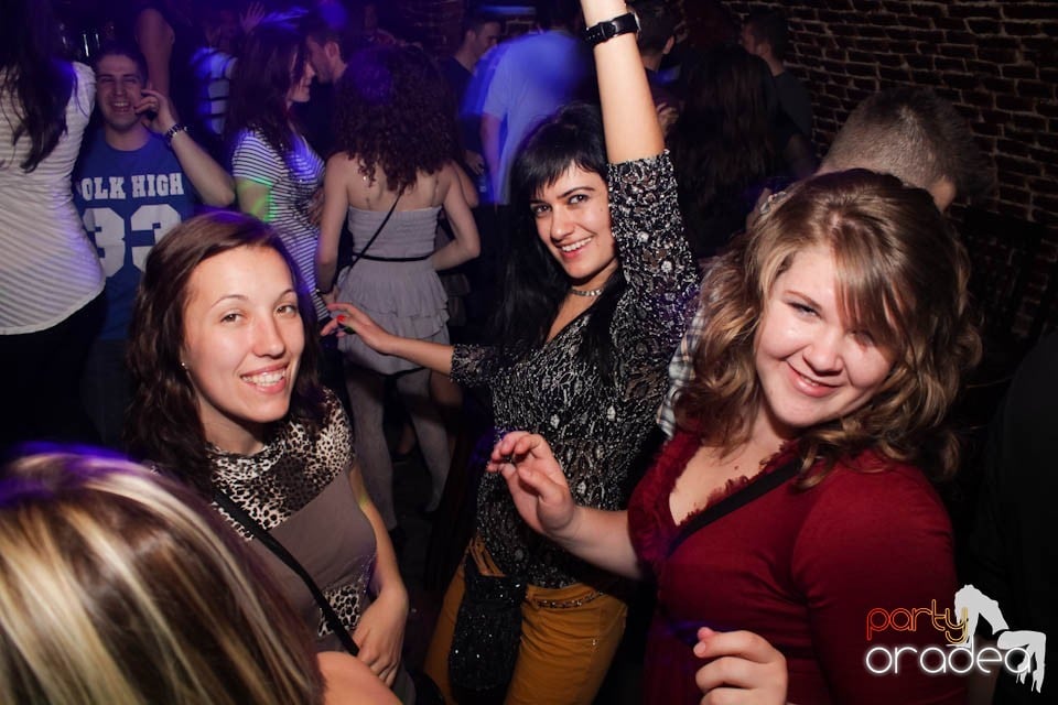 Joi seara e Holsten Party în Escape, 