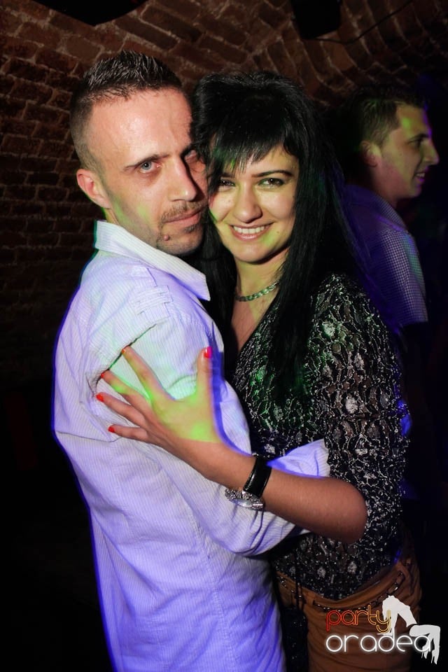 Joi seara e Holsten Party în Escape, 