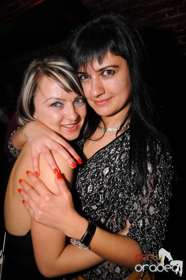 Joi seara e Holsten Party în Escape, 