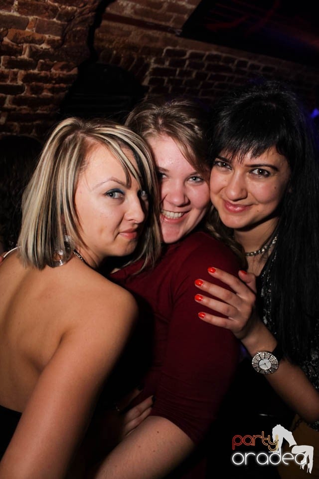 Joi seara e Holsten Party în Escape, 