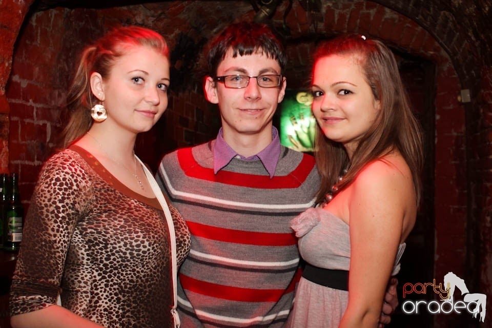 Joi seara e Holsten Party în Escape, 