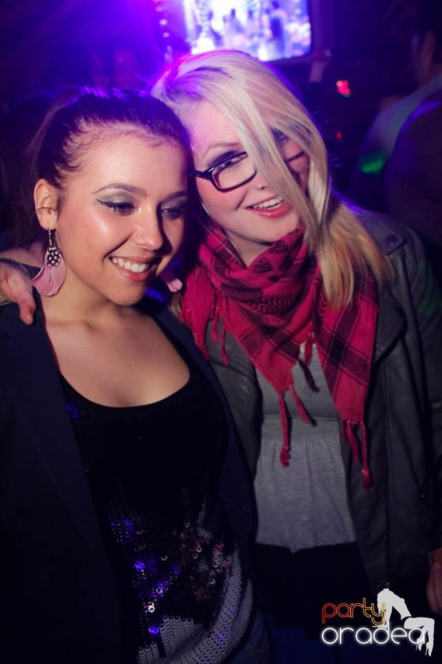 Joi seara e Holsten Party în Escape, 