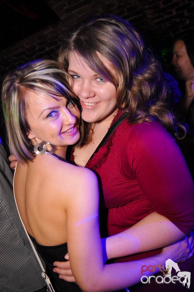 Joi seara e Holsten Party în Escape, 