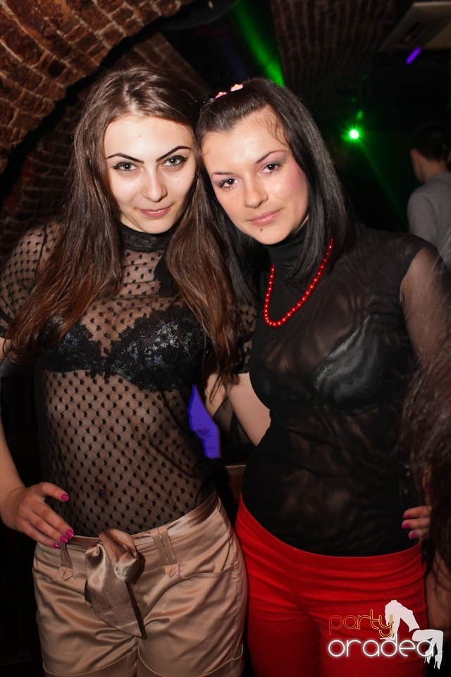 Joi seara e Holsten Party în Escape, 