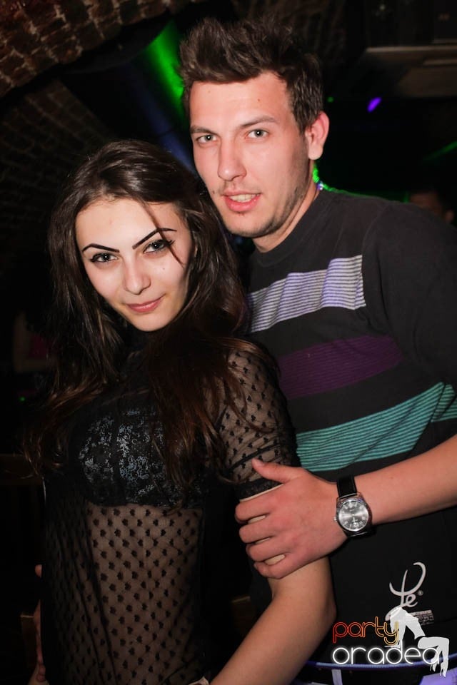 Joi seara e Holsten Party în Escape, 
