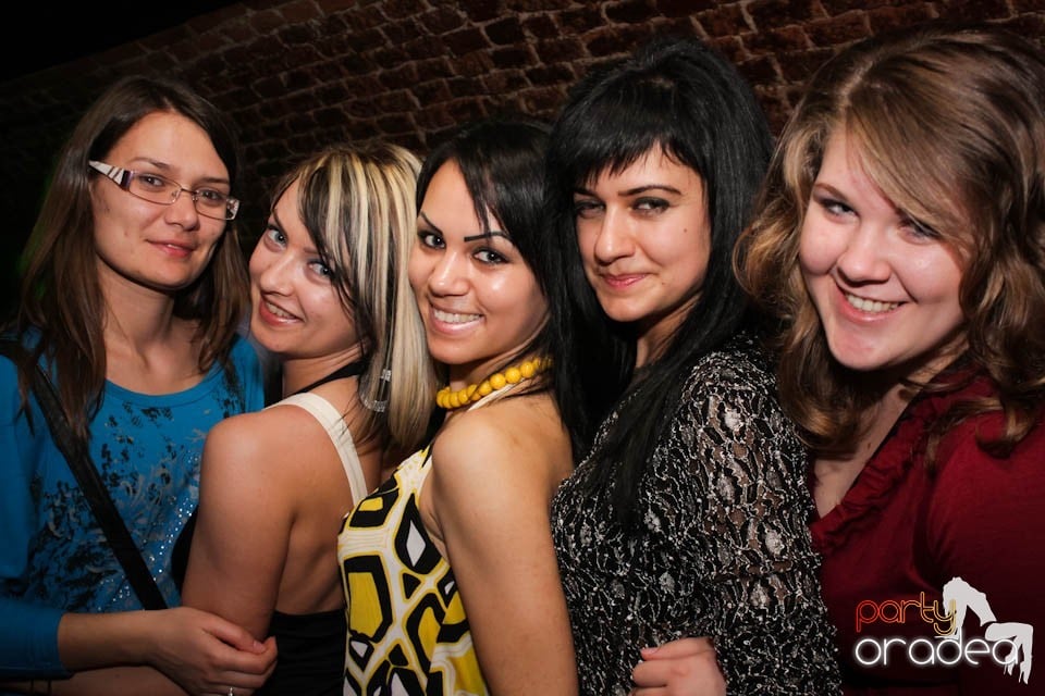 Joi seara e Holsten Party în Escape, 