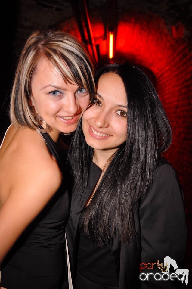 Joi seara e Holsten Party în Escape, 