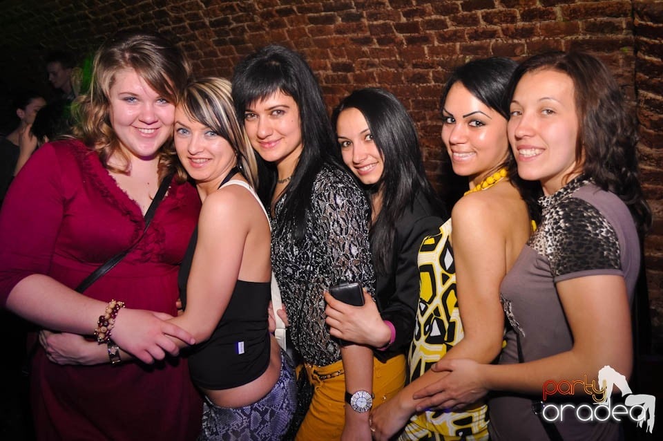 Joi seara e Holsten Party în Escape, 