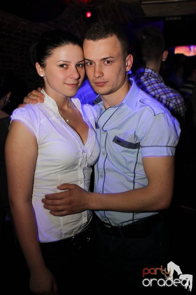 Joi seara e Holsten Party în Escape, 