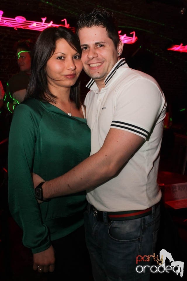 Joi seara e Holsten Party în Escape, 