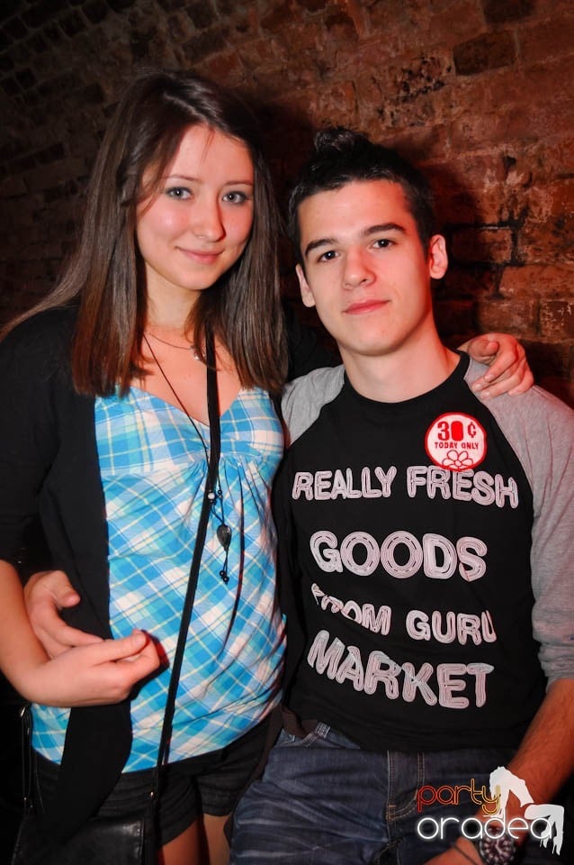 Joi seara e Holsten Party în Escape, 