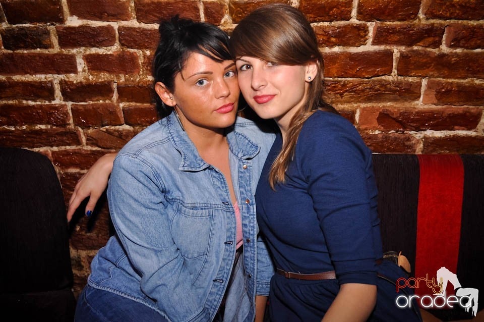 Joi seara e Holsten Party în Escape, 