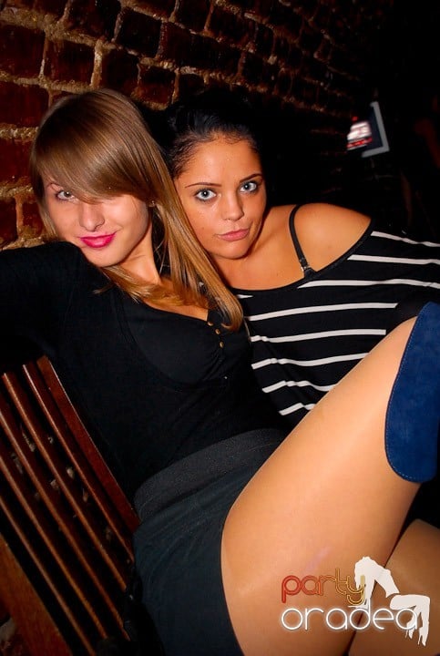 Joi seara în Escape, 