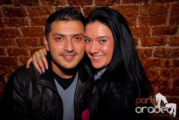 Joi seara în Escape, 