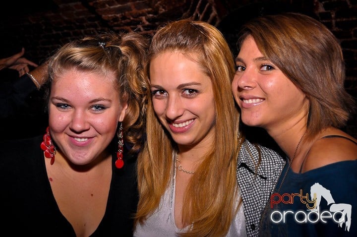 Joi seara în Escape, 