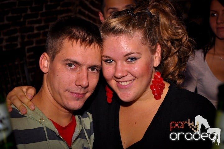 Joi seara în Escape, 