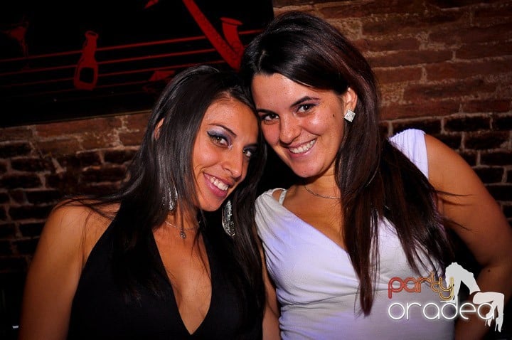 Joi seara în Escape, 