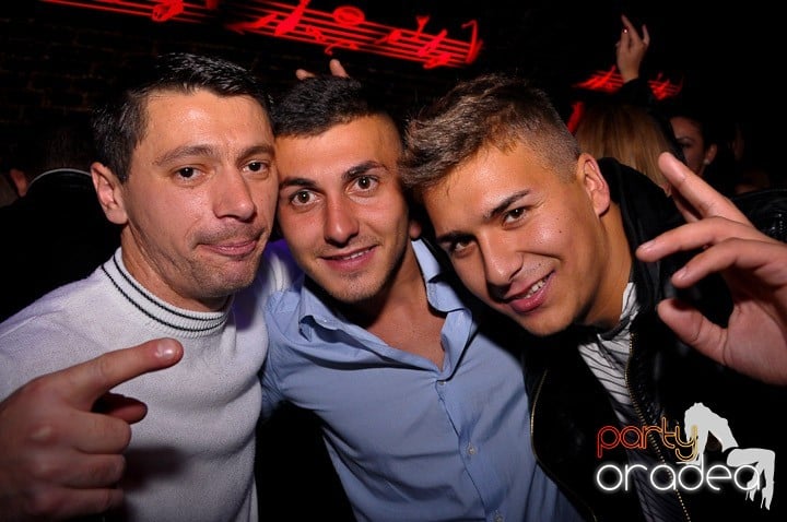 Joi seara în Escape, 