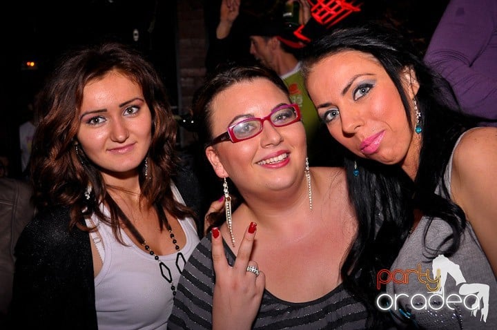 Joi seara în Escape, 