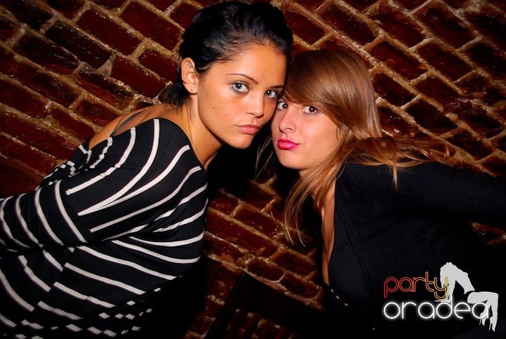 Joi seara în Escape, 