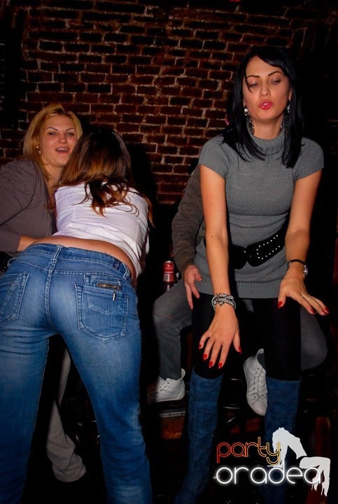 Joi seara în Escape, 