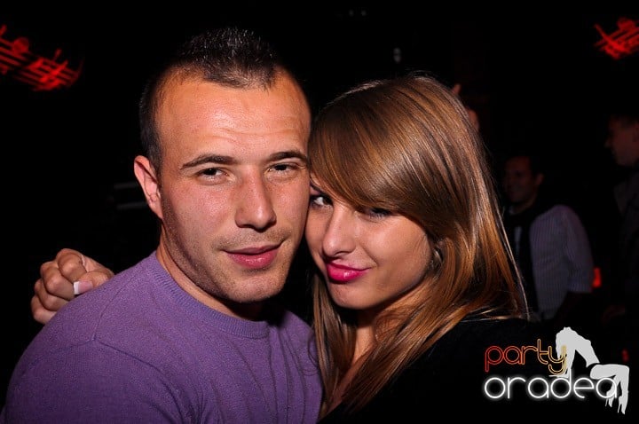 Joi seara în Escape, 