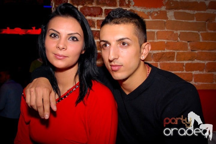 Joi seara în Escape, 