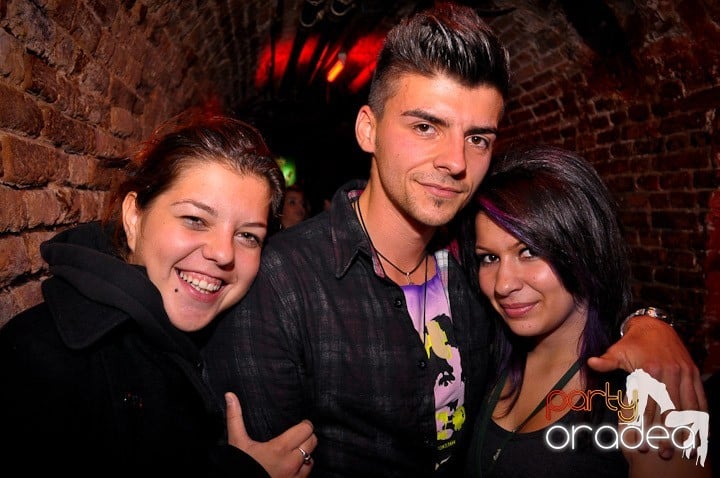 Joi seara în Escape, 