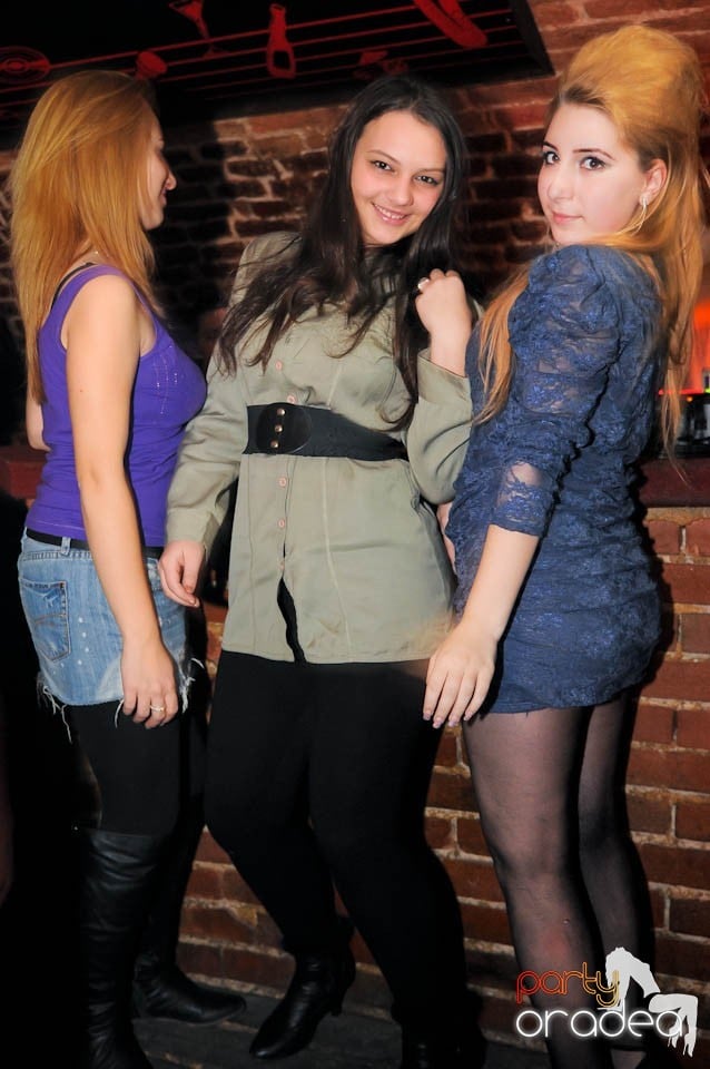 Joi seara în Escape, 