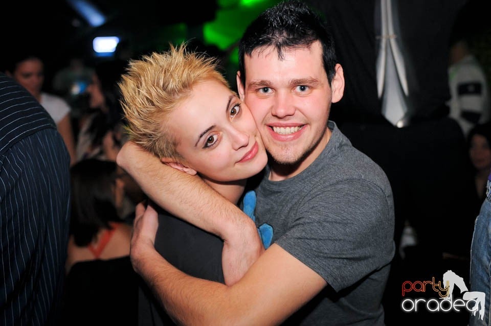 Joi seara în Escape, 