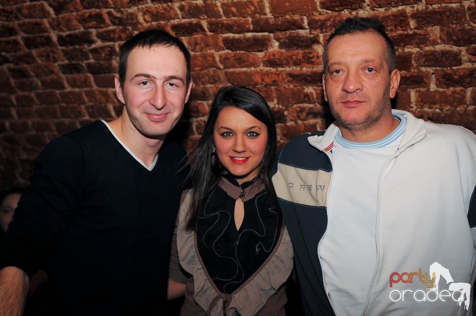 Joi seara în Escape, 